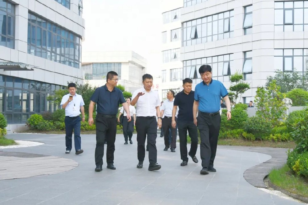 深化交流合作 促進(jìn)共同發(fā)展│北京企業(yè)代表團(tuán)一行蒞臨鄭投科技創(chuàng)新園參觀考察