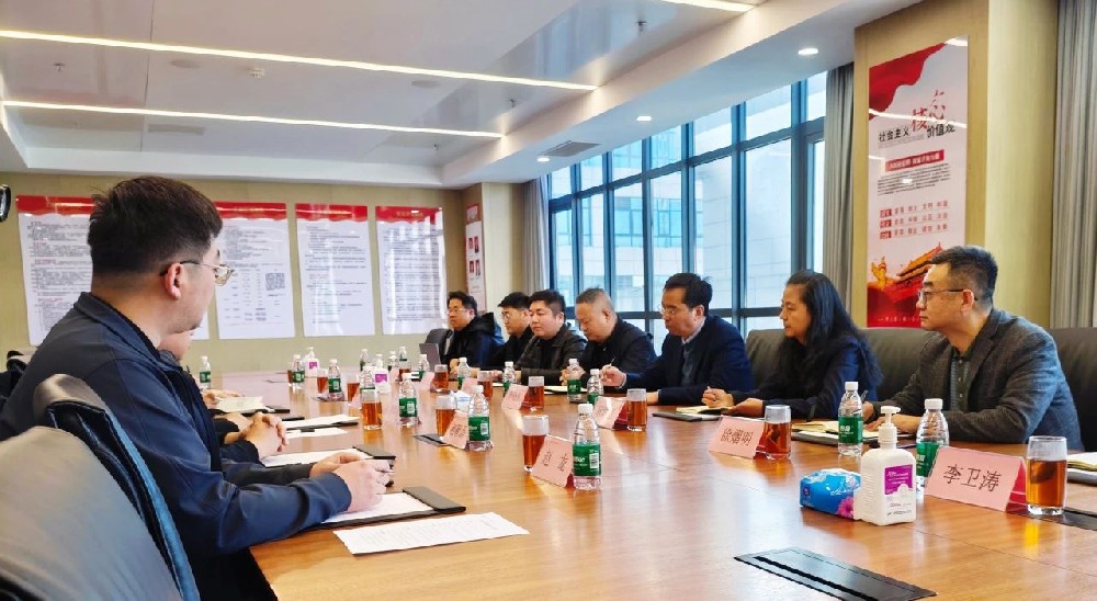 鄭州財稅金融職業(yè)學院及企業(yè)代表團一行蒞臨鄭投科技創(chuàng)新園參觀考察