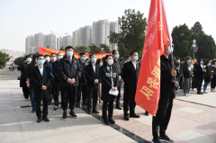 【精神文明建設】緬懷先烈 致敬英雄丨鄭投產業(yè)園全體員工赴鄭州烈士陵園開展“清明祭英烈”主題活動
